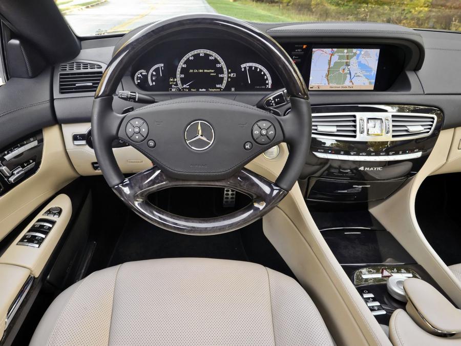  Mercedes-Benz CL550 4Matic 2010 года  (фото 19 из 23)